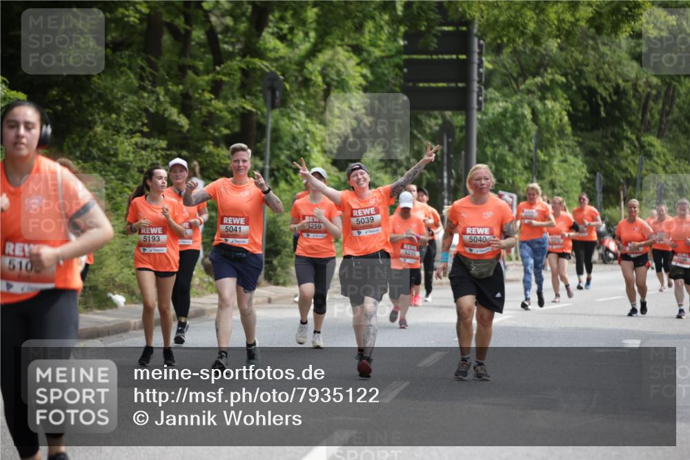 15.06.2025 - REWE Women's Run Jannik Wohlers http://msf.ph/oto/7935122 15.06.2025 10:12:42 Laufen 510, 5193, 5039, 5041, 259, 5215, 5040, 5198 meine-sportfotos.de