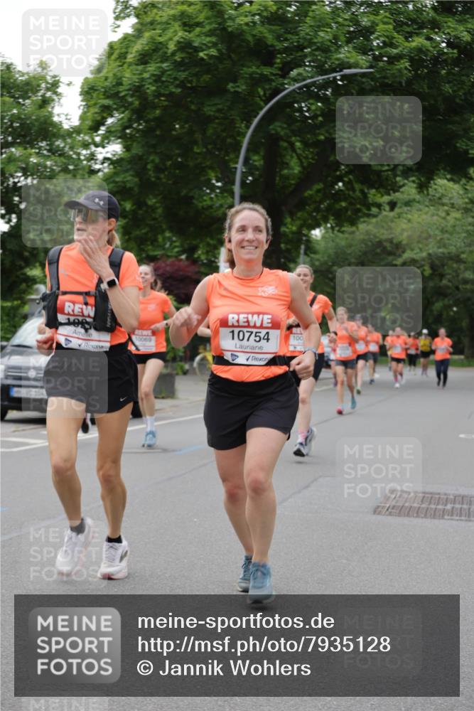 15.06.2025 - REWE Women's Run Jannik Wohlers http://msf.ph/oto/7935128 15.06.2025 08:25:51 Laufen 10069, 10754, 100 meine-sportfotos.de