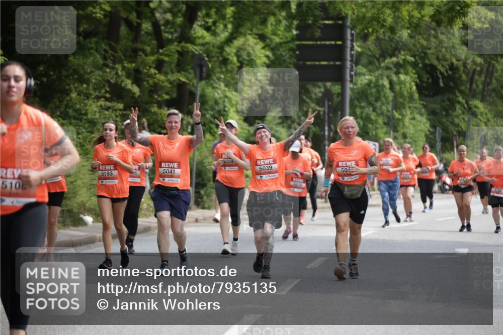 15.06.2025 - REWE Women's Run Jannik Wohlers http://msf.ph/oto/7935135 15.06.2025 10:12:42 Laufen 510, 5193, 5041, 5259, 5039, 50, 5215, 5198 meine-sportfotos.de