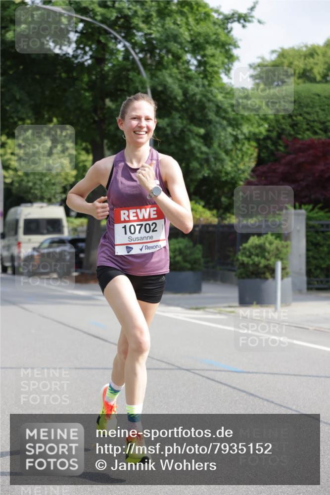 15.06.2025 - REWE Women's Run Jannik Wohlers http://msf.ph/oto/7935152 15.06.2025 08:38:46 Laufen 10702 meine-sportfotos.de