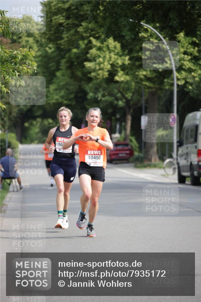 15.06.2025 - REWE Women's Run Jannik Wohlers http://msf.ph/oto/7935172 15.06.2025 08:40:21 Laufen 10450 meine-sportfotos.de