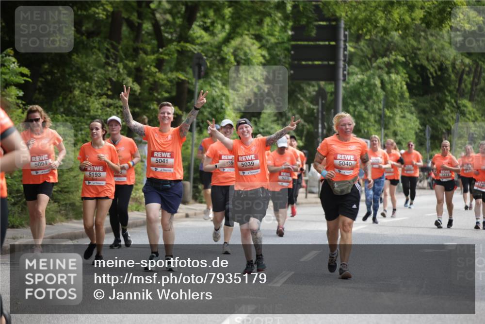 15.06.2025 - REWE Women's Run Jannik Wohlers http://msf.ph/oto/7935179 15.06.2025 10:12:42 Laufen 5094, 5193, 5041, 59, 5039, 5215, 5040, 2470, 5414 meine-sportfotos.de