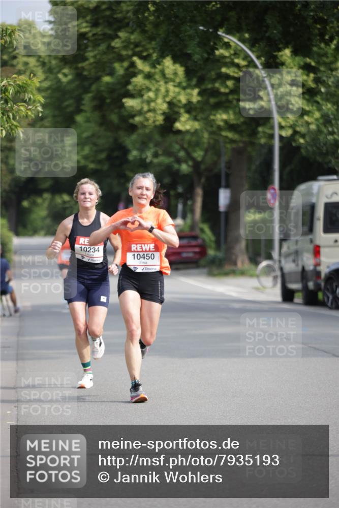 15.06.2025 - REWE Women's Run Jannik Wohlers http://msf.ph/oto/7935193 15.06.2025 08:40:21 Laufen 10234, 10450 meine-sportfotos.de