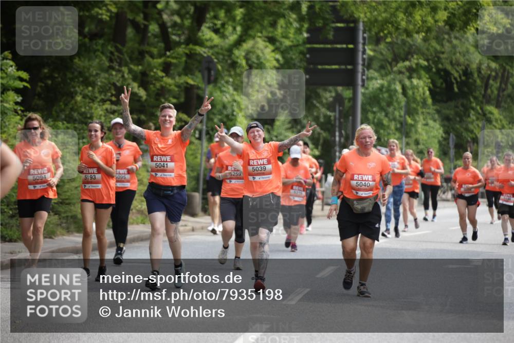 15.06.2025 - REWE Women's Run Jannik Wohlers http://msf.ph/oto/7935198 15.06.2025 10:12:42 Laufen 5094, 5193, 5095, 5041, 5039, 5259, 5215, 5040 meine-sportfotos.de