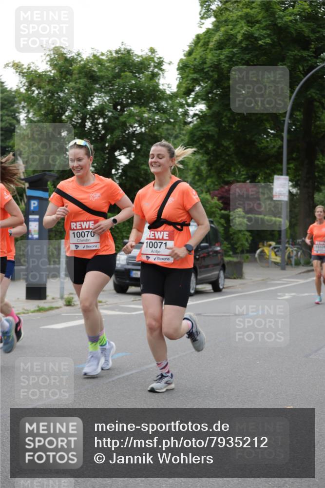 15.06.2025 - REWE Women's Run Jannik Wohlers http://msf.ph/oto/7935212 15.06.2025 08:25:53 Laufen 10070, 10071, 1032 meine-sportfotos.de