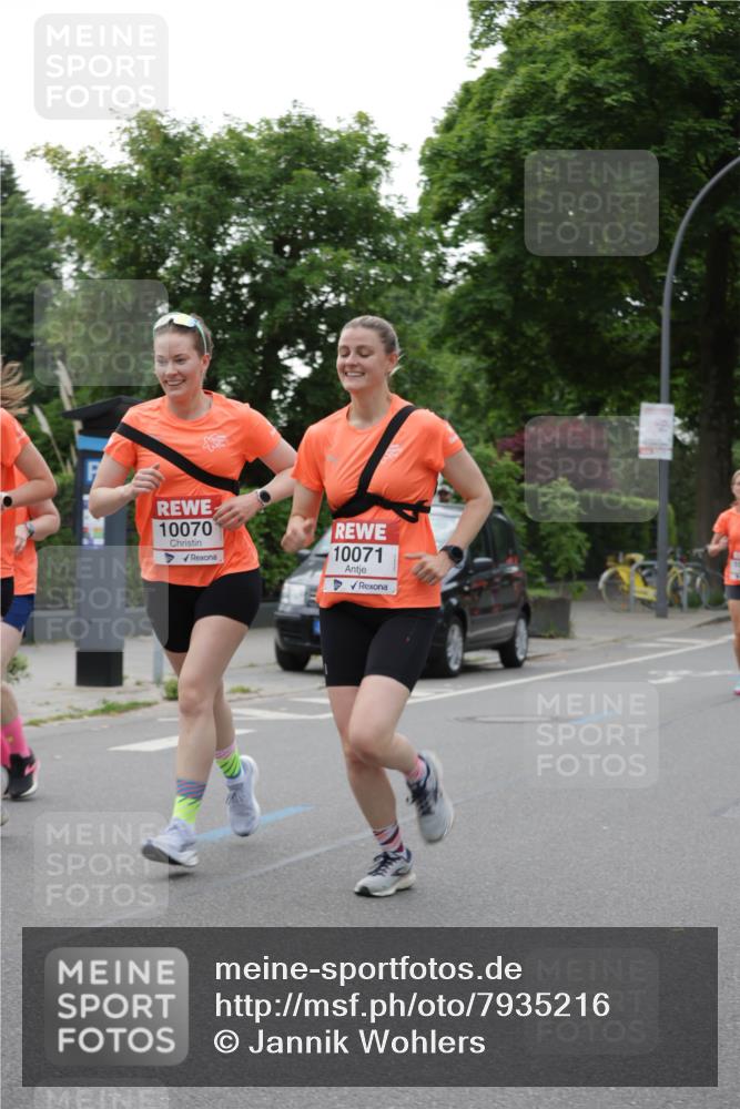 15.06.2025 - REWE Women's Run Jannik Wohlers http://msf.ph/oto/7935216 15.06.2025 08:25:53 Laufen 10070, 10071 meine-sportfotos.de