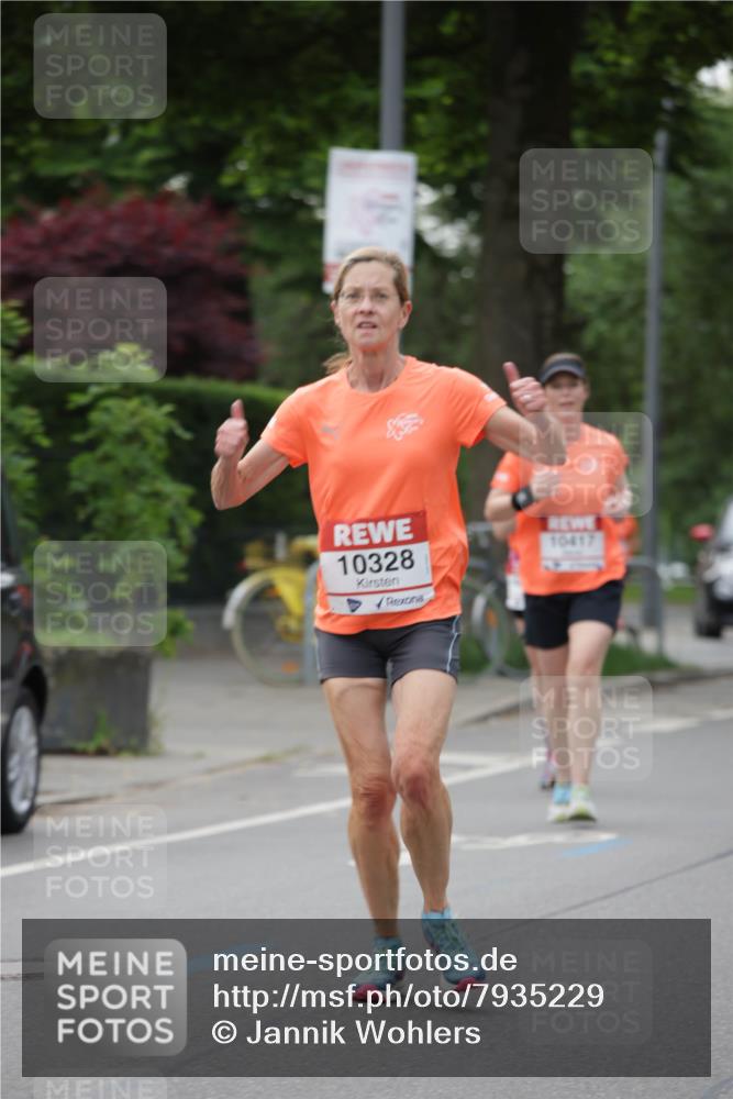 15.06.2025 - REWE Women's Run Jannik Wohlers http://msf.ph/oto/7935229 15.06.2025 08:25:55 Laufen 10328, 10417 meine-sportfotos.de