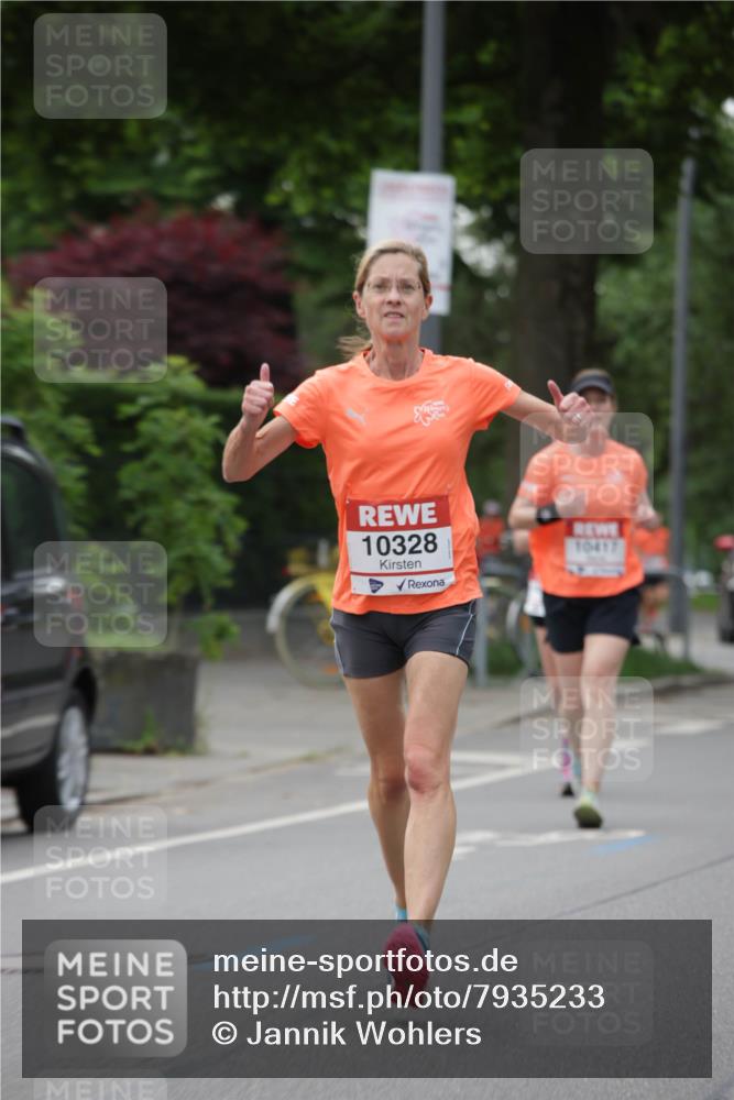 15.06.2025 - REWE Women's Run Jannik Wohlers http://msf.ph/oto/7935233 15.06.2025 08:25:55 Laufen 10328, 10417 meine-sportfotos.de