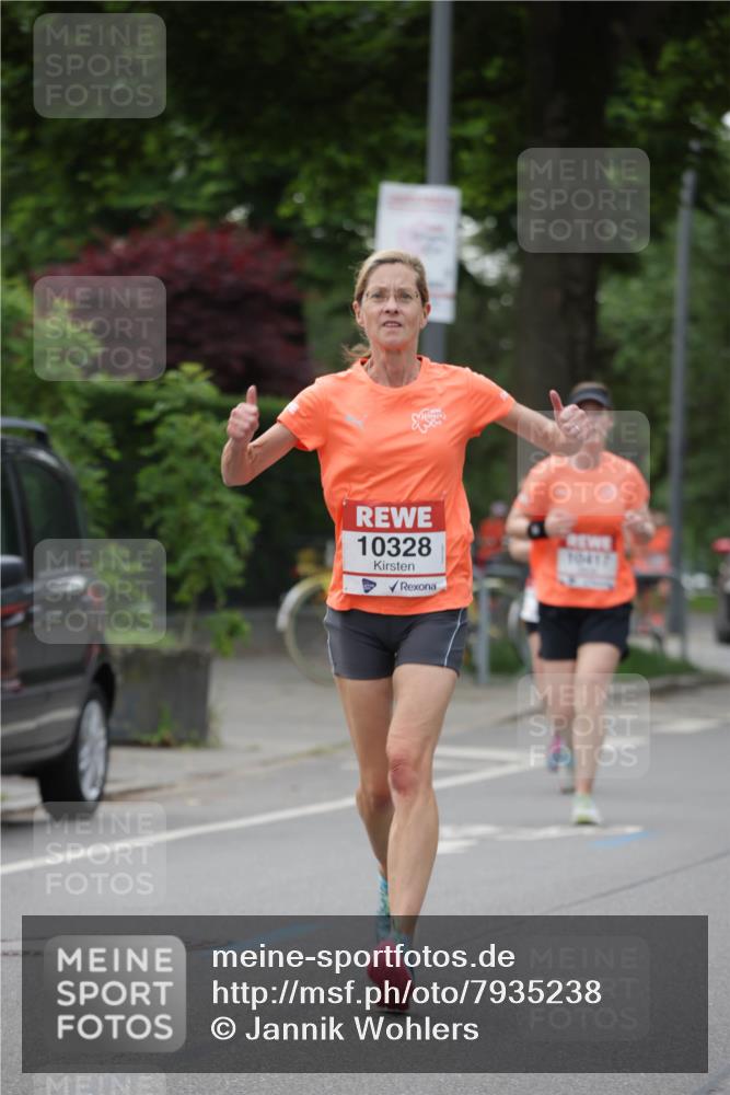 15.06.2025 - REWE Women's Run Jannik Wohlers http://msf.ph/oto/7935238 15.06.2025 08:25:55 Laufen 10328, 10417 meine-sportfotos.de