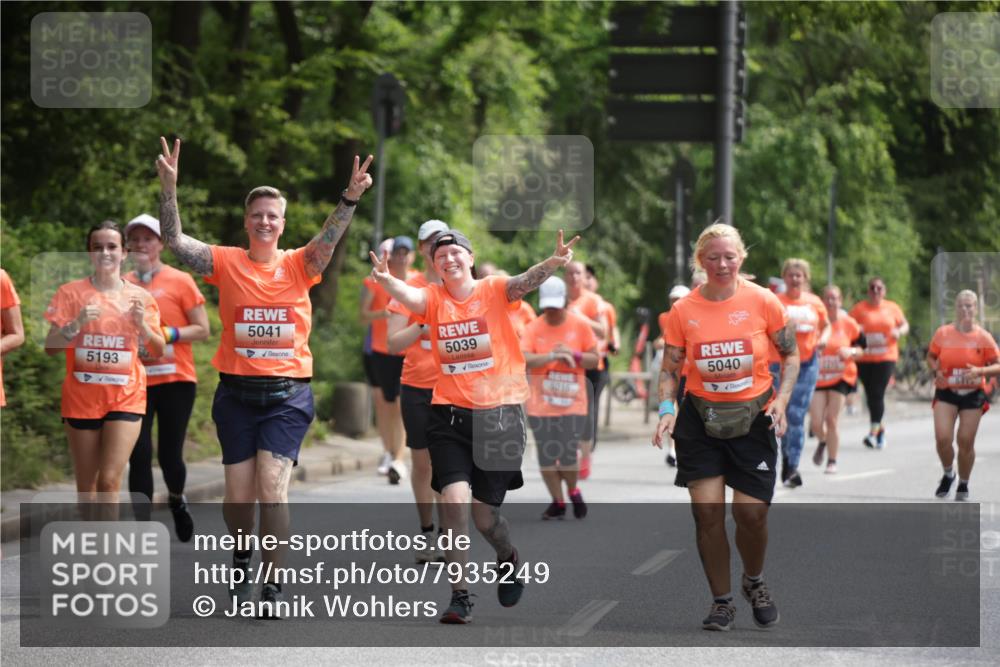 15.06.2025 - REWE Women's Run Jannik Wohlers http://msf.ph/oto/7935249 15.06.2025 10:12:43 Laufen 5193, 5041, 5039, 6216, 5040 meine-sportfotos.de