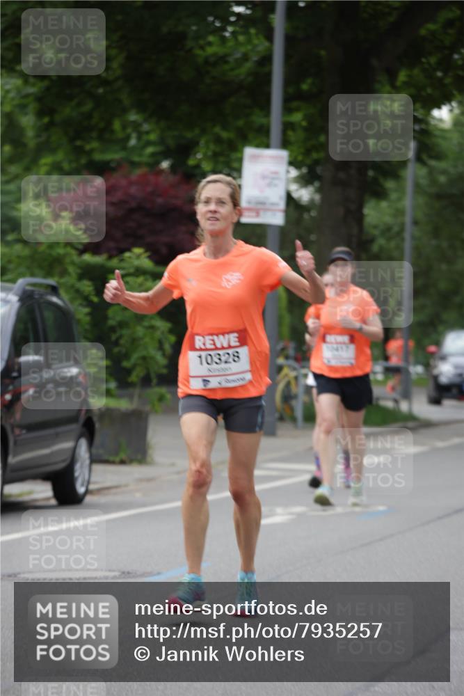 15.06.2025 - REWE Women's Run Jannik Wohlers http://msf.ph/oto/7935257 15.06.2025 08:25:55 Laufen 10328 meine-sportfotos.de