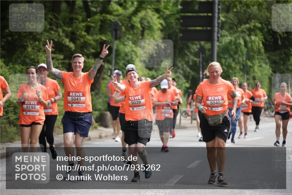 15.06.2025 - REWE Women's Run Jannik Wohlers http://msf.ph/oto/7935262 15.06.2025 10:12:43 Laufen 5193, 5041, 5039, 5216, 5040, 414 meine-sportfotos.de
