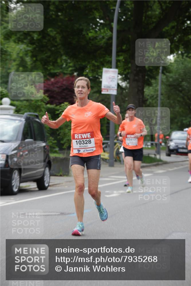 15.06.2025 - REWE Women's Run Jannik Wohlers http://msf.ph/oto/7935268 15.06.2025 08:25:55 Laufen 14, 10328, 10417 meine-sportfotos.de