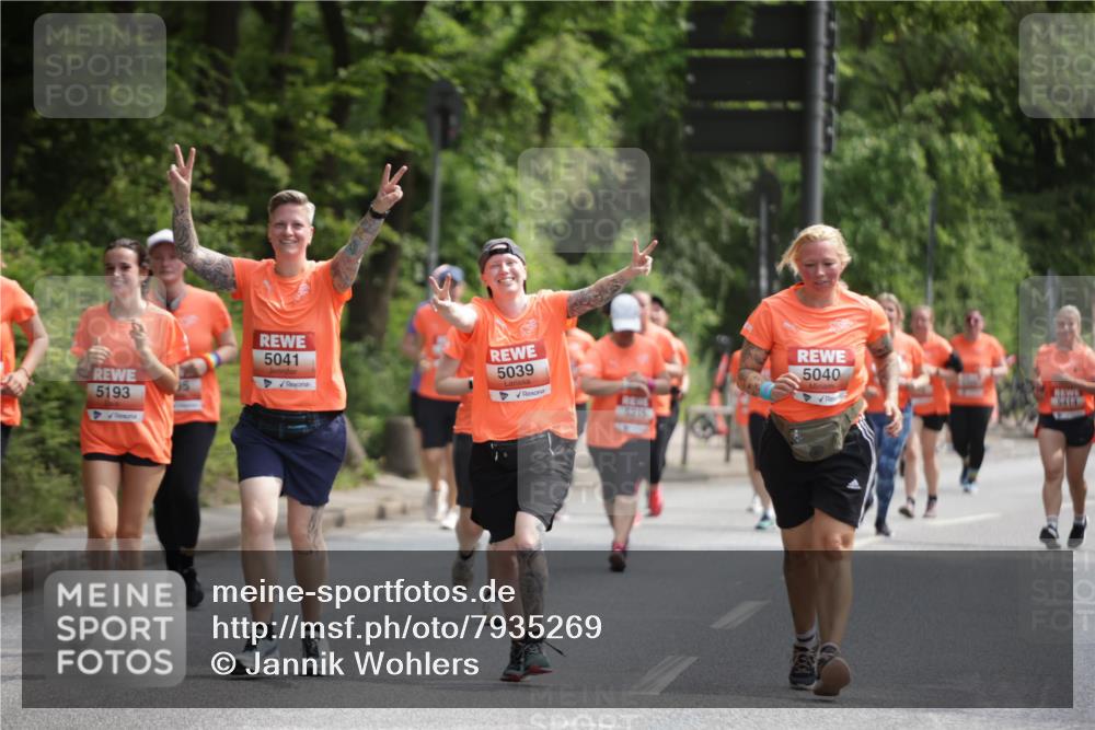 15.06.2025 - REWE Women's Run Jannik Wohlers http://msf.ph/oto/7935269 15.06.2025 10:12:43 Laufen 5193, 5041, 5039, 6216, 5040 meine-sportfotos.de