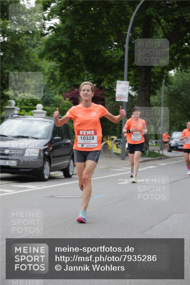 15.06.2025 - REWE Women's Run Jannik Wohlers http://msf.ph/oto/7935286 15.06.2025 08:25:55 Laufen 1043, 10328, 10417 meine-sportfotos.de