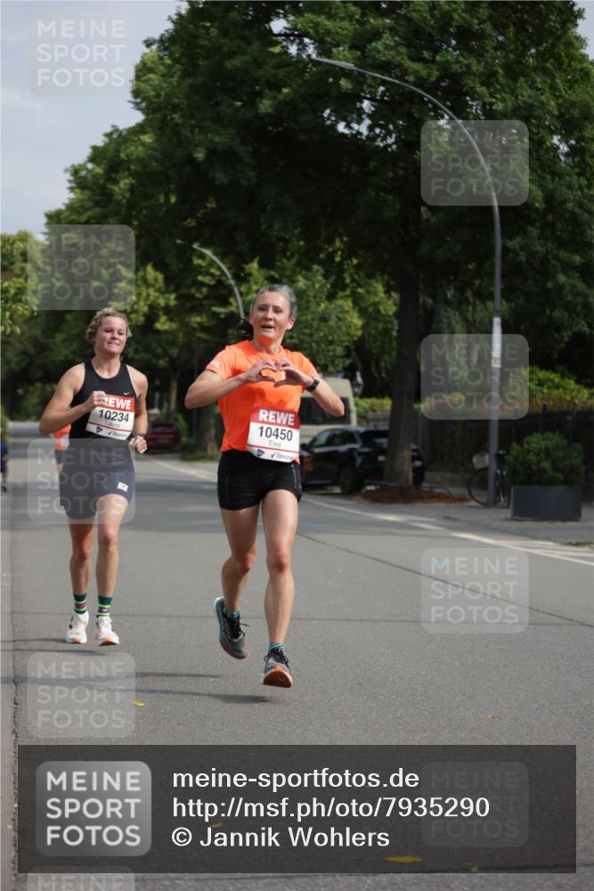 15.06.2025 - REWE Women's Run Jannik Wohlers http://msf.ph/oto/7935290 15.06.2025 08:40:23 Laufen 10234, 10450 meine-sportfotos.de