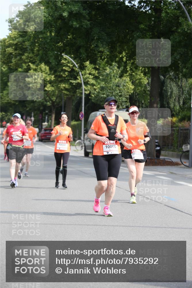 15.06.2025 - REWE Women's Run Jannik Wohlers http://msf.ph/oto/7935292 15.06.2025 09:53:02 Laufen 10, 0641, 10047, 10005, 10688 meine-sportfotos.de