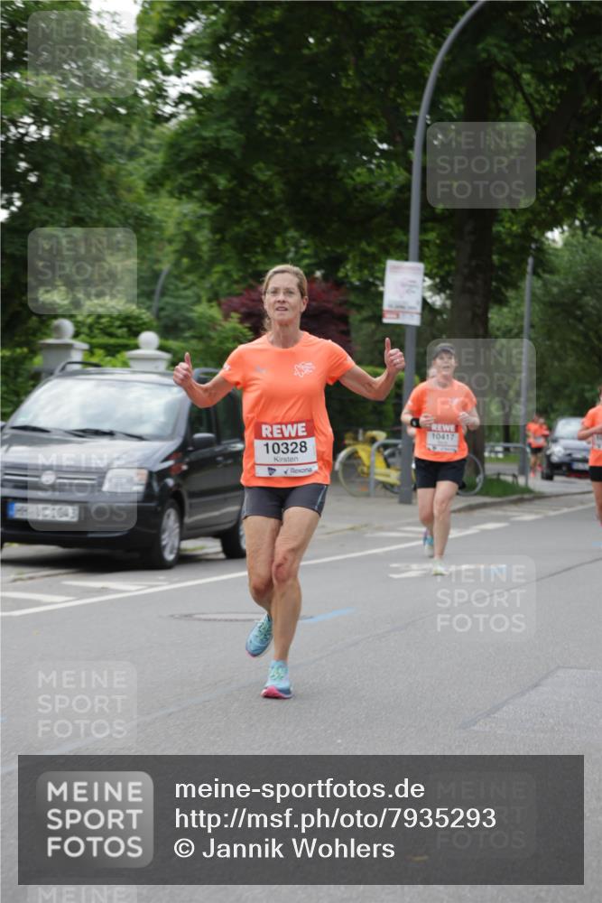 15.06.2025 - REWE Women's Run Jannik Wohlers http://msf.ph/oto/7935293 15.06.2025 08:25:55 Laufen 1043, 10328, 10417 meine-sportfotos.de