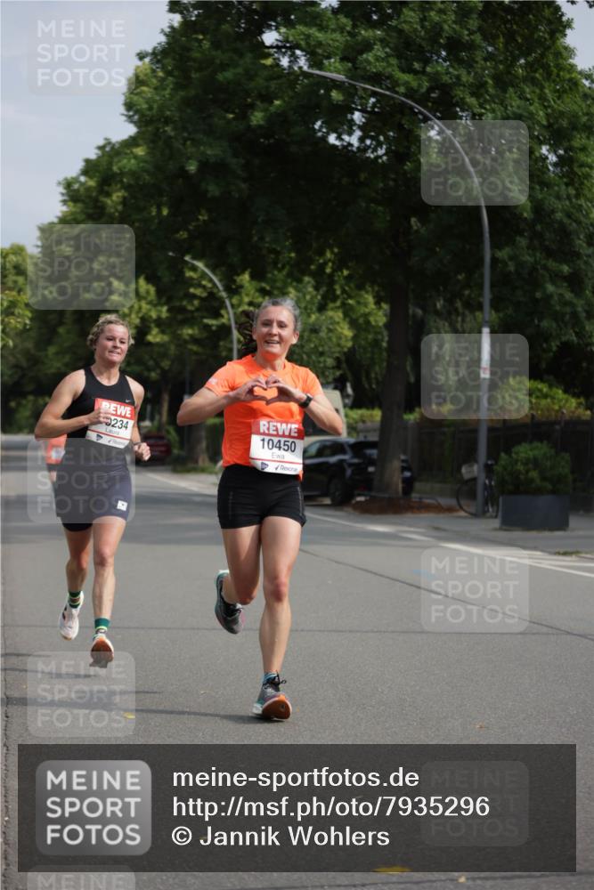 15.06.2025 - REWE Women's Run Jannik Wohlers http://msf.ph/oto/7935296 15.06.2025 08:40:23 Laufen 10450 meine-sportfotos.de