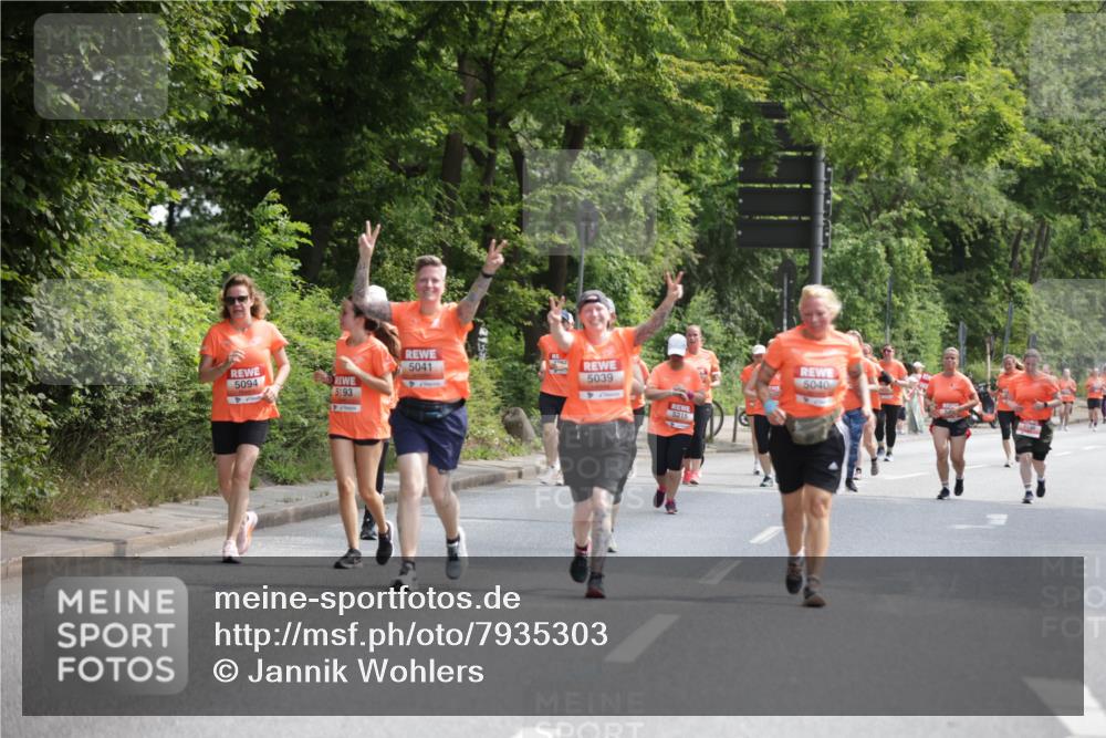 15.06.2025 - REWE Women's Run Jannik Wohlers http://msf.ph/oto/7935303 15.06.2025 10:12:44 Laufen 5041, 5039, 5094, 5193, 5215, 5040 meine-sportfotos.de