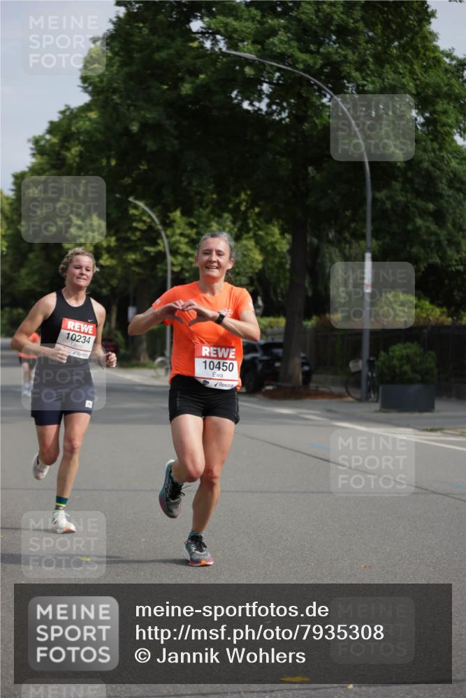 15.06.2025 - REWE Women's Run Jannik Wohlers http://msf.ph/oto/7935308 15.06.2025 08:40:23 Laufen 10234, 10450 meine-sportfotos.de