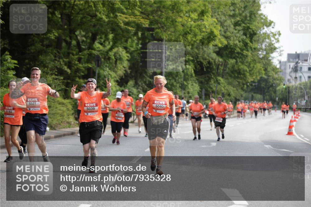 15.06.2025 - REWE Women's Run Jannik Wohlers http://msf.ph/oto/7935328 15.06.2025 10:12:45 Laufen 5193, 5041, 5039, 5215, 5040 meine-sportfotos.de