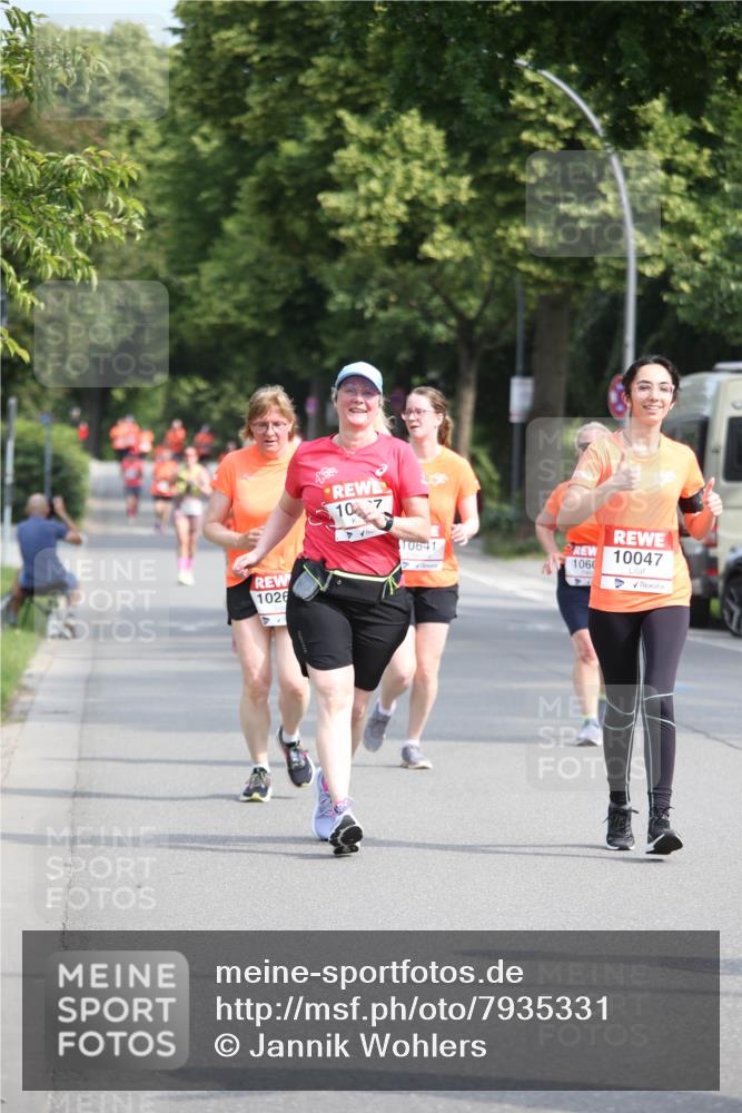 15.06.2025 - REWE Women's Run Jannik Wohlers http://msf.ph/oto/7935331 15.06.2025 09:53:03 Laufen 1026, 107, 10047 meine-sportfotos.de