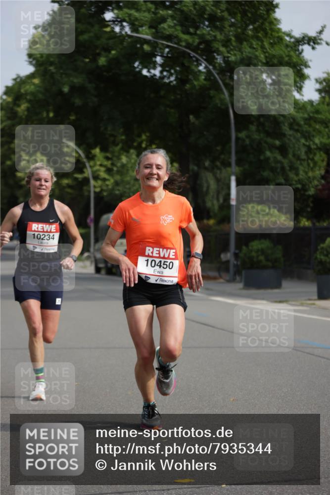 15.06.2025 - REWE Women's Run Jannik Wohlers http://msf.ph/oto/7935344 15.06.2025 08:40:24 Laufen 10234, 10450 meine-sportfotos.de