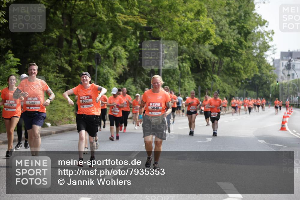 15.06.2025 - REWE Women's Run Jannik Wohlers http://msf.ph/oto/7935353 15.06.2025 10:12:45 Laufen 5041, 5193, 5039, 5040, 5215 meine-sportfotos.de