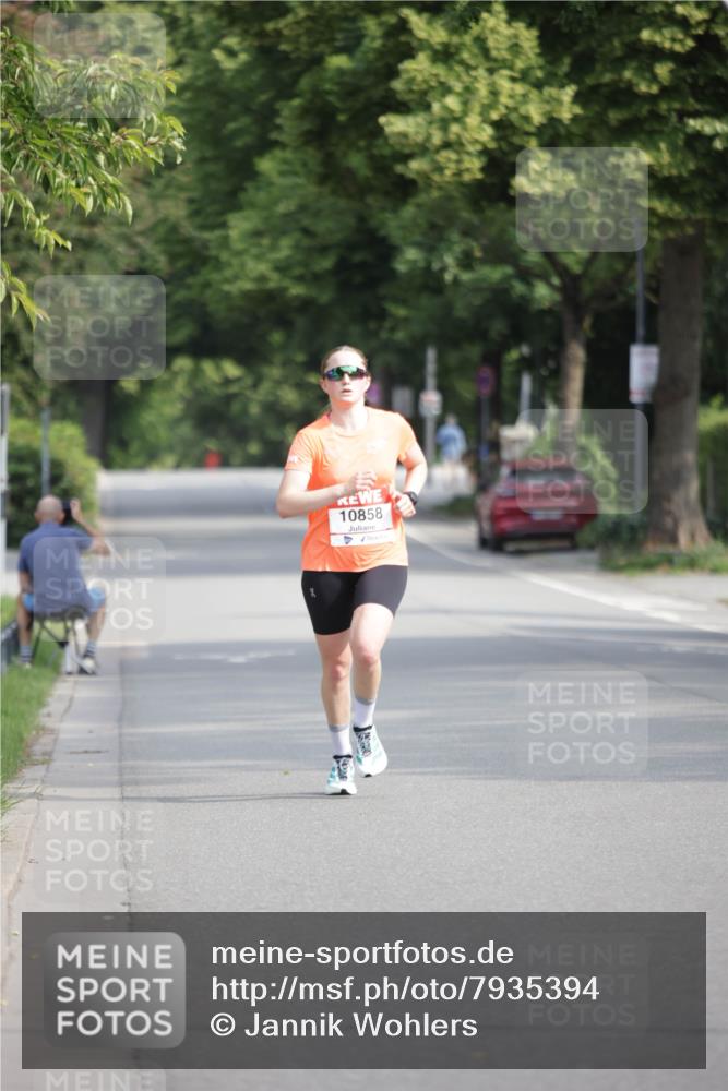 15.06.2025 - REWE Women's Run Jannik Wohlers http://msf.ph/oto/7935394 15.06.2025 08:40:27 Laufen 10858 meine-sportfotos.de