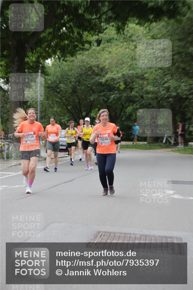 15.06.2025 - REWE Women's Run Jannik Wohlers http://msf.ph/oto/7935397 15.06.2025 08:25:58 Laufen 0126, 10723, 10246 meine-sportfotos.de