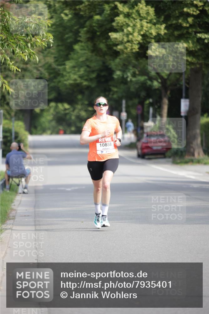 15.06.2025 - REWE Women's Run Jannik Wohlers http://msf.ph/oto/7935401 15.06.2025 08:40:27 Laufen 10858 meine-sportfotos.de