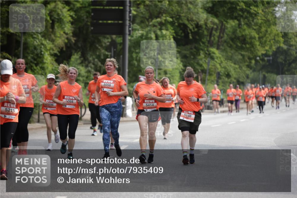 15.06.2025 - REWE Women's Run Jannik Wohlers http://msf.ph/oto/7935409 15.06.2025 10:12:49 Laufen 5215, 8, 055, 396, 5056, 5658, 5414, 5198 meine-sportfotos.de