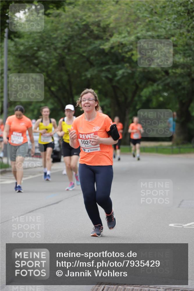 15.06.2025 - REWE Women's Run Jannik Wohlers http://msf.ph/oto/7935429 15.06.2025 08:25:58 Laufen 10723, 1024 meine-sportfotos.de
