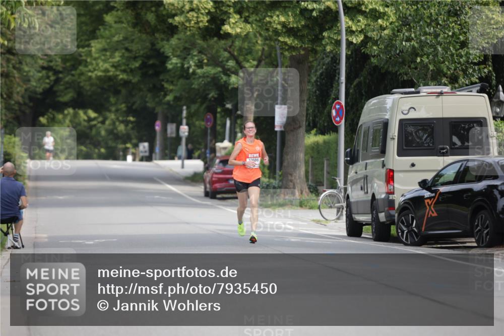 15.06.2025 - REWE Women's Run Jannik Wohlers http://msf.ph/oto/7935450 15.06.2025 08:41:05 Laufen 10686 meine-sportfotos.de