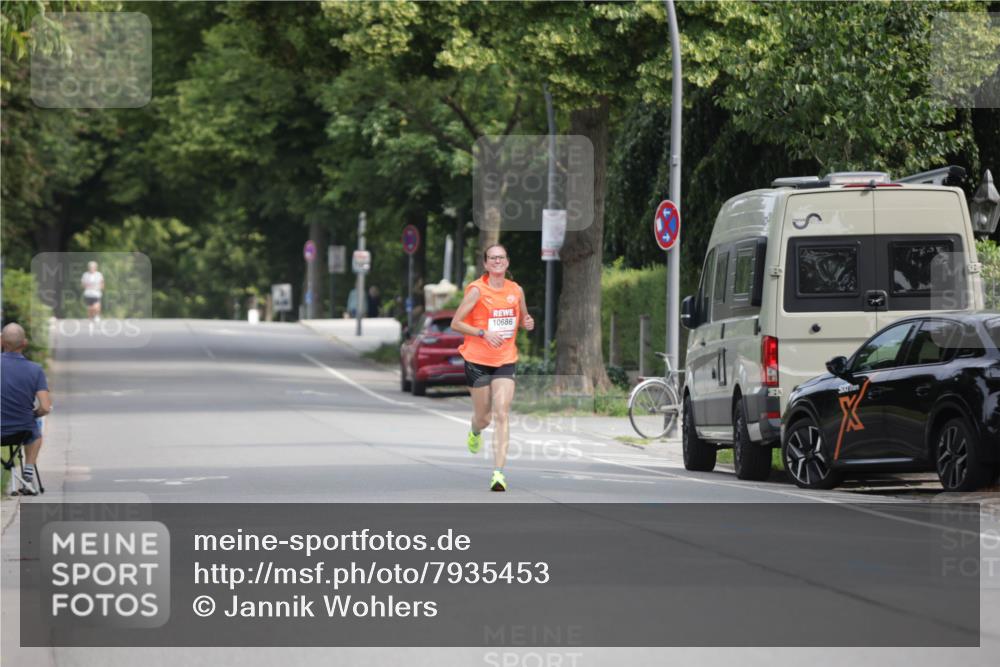 15.06.2025 - REWE Women's Run Jannik Wohlers http://msf.ph/oto/7935453 15.06.2025 08:41:06 Laufen 10686 meine-sportfotos.de
