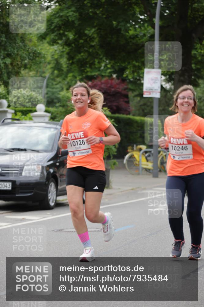 15.06.2025 - REWE Women's Run Jannik Wohlers http://msf.ph/oto/7935484 15.06.2025 08:26:00 Laufen 1043, 10126, 10246 meine-sportfotos.de