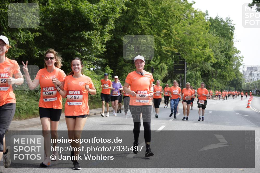 15.06.2025 - REWE Women's Run Jannik Wohlers http://msf.ph/oto/7935497 15.06.2025 10:12:51 Laufen 59, 5094, 5193, 5178, 5095, 5414 meine-sportfotos.de