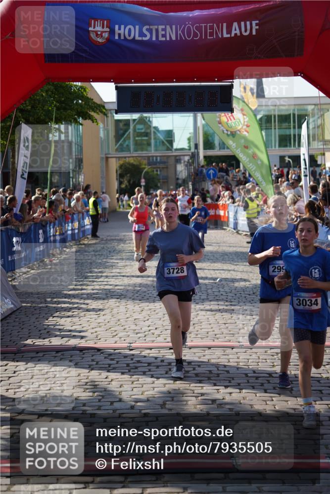 13.06.2025 - Holstenköstenlauf Felixshl http://msf.ph/oto/7935505 13.06.2025 18:04:29 Laufen 2014, 2718, 2806, 2990, 3014, 3034, 3709, 3728 meine-sportfotos.de