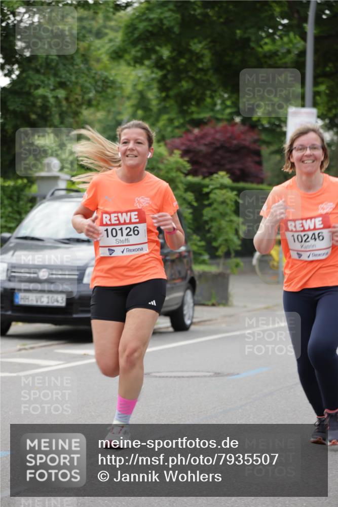 15.06.2025 - REWE Women's Run Jannik Wohlers http://msf.ph/oto/7935507 15.06.2025 08:26:01 Laufen 1043, 10126, 10246 meine-sportfotos.de