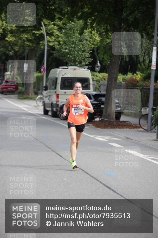 15.06.2025 - REWE Women's Run Jannik Wohlers http://msf.ph/oto/7935513 15.06.2025 08:41:10 Laufen 1065, 311 meine-sportfotos.de