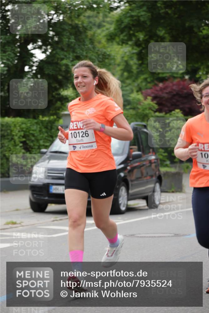 15.06.2025 - REWE Women's Run Jannik Wohlers http://msf.ph/oto/7935524 15.06.2025 08:26:01 Laufen 10126 meine-sportfotos.de