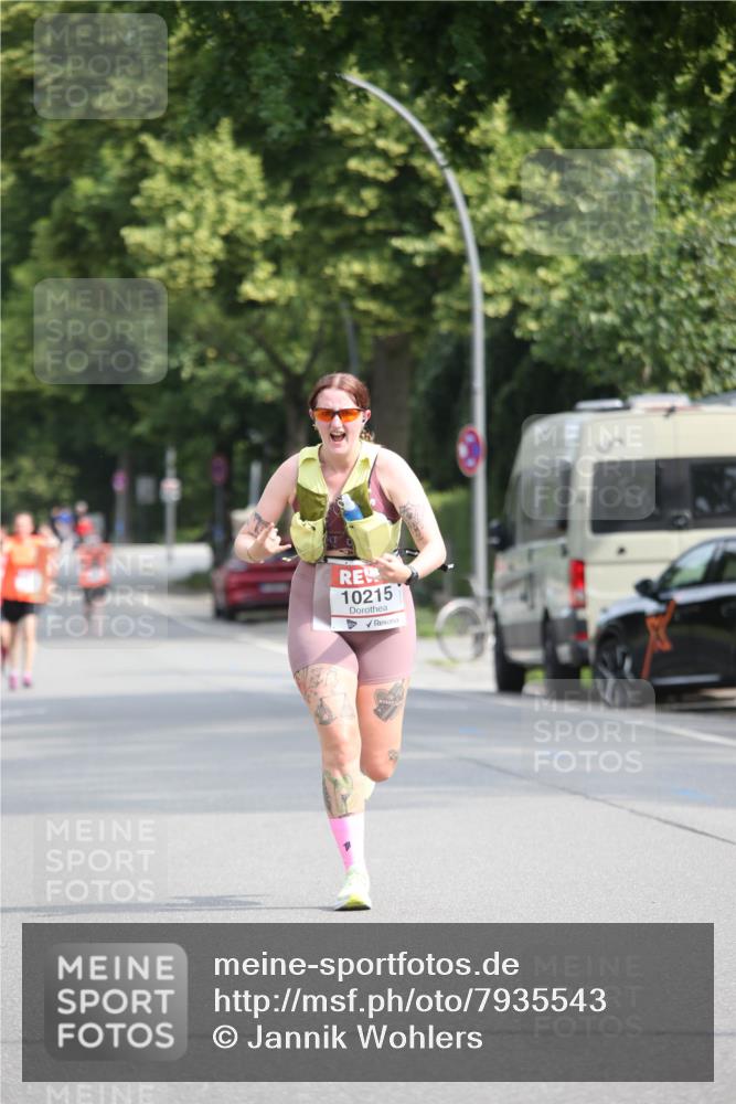 15.06.2025 - REWE Women's Run Jannik Wohlers http://msf.ph/oto/7935543 15.06.2025 09:53:20 Laufen 10215 meine-sportfotos.de
