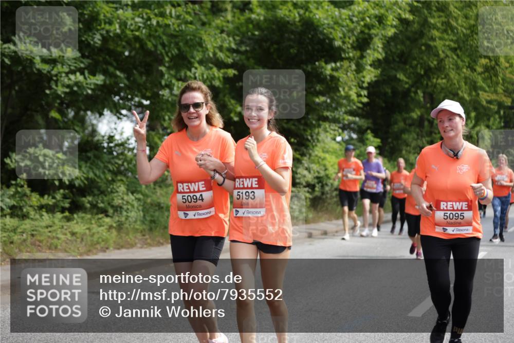 15.06.2025 - REWE Women's Run Jannik Wohlers http://msf.ph/oto/7935552 15.06.2025 10:12:52 Laufen 5094, 5193, 5095 meine-sportfotos.de