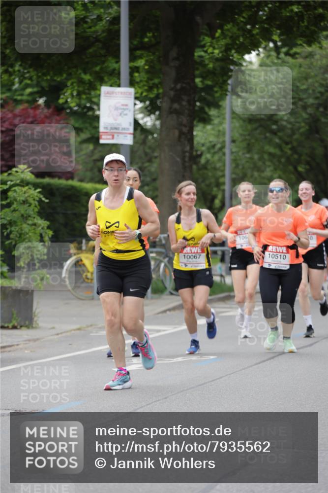 15.06.2025 - REWE Women's Run Jannik Wohlers http://msf.ph/oto/7935562 15.06.2025 08:26:02 Laufen 10067, 10510 meine-sportfotos.de