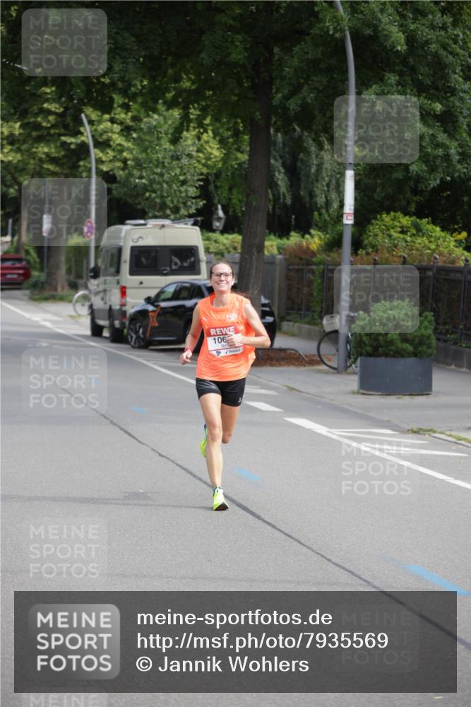 15.06.2025 - REWE Women's Run Jannik Wohlers http://msf.ph/oto/7935569 15.06.2025 08:41:11 Laufen 106 meine-sportfotos.de