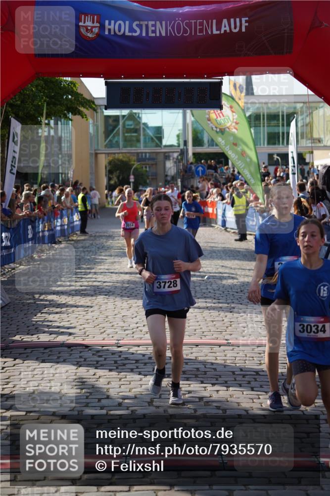 13.06.2025 - Holstenköstenlauf Felixshl http://msf.ph/oto/7935570 13.06.2025 18:04:29 Laufen 2014, 2718, 2806, 2990, 3014, 3034, 3709, 3728 meine-sportfotos.de