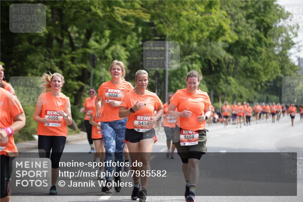 15.06.2025 - REWE Women's Run Jannik Wohlers http://msf.ph/oto/7935582 15.06.2025 10:12:54 Laufen 5055, 5056, 5414, 5198 meine-sportfotos.de