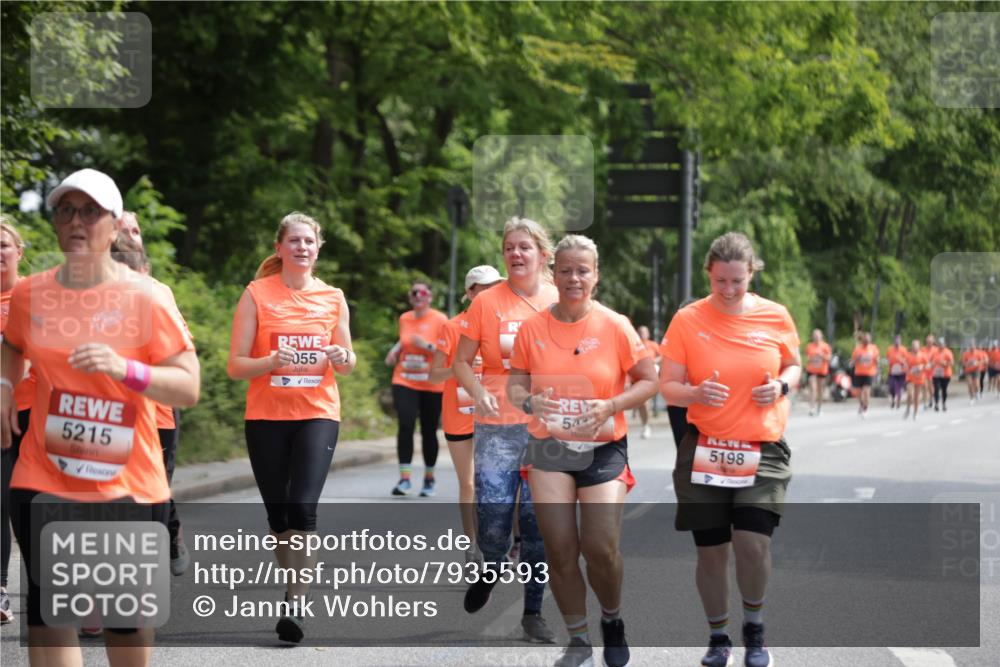 15.06.2025 - REWE Women's Run Jannik Wohlers http://msf.ph/oto/7935593 15.06.2025 10:12:55 Laufen 5215, 055, 52, 5198 meine-sportfotos.de
