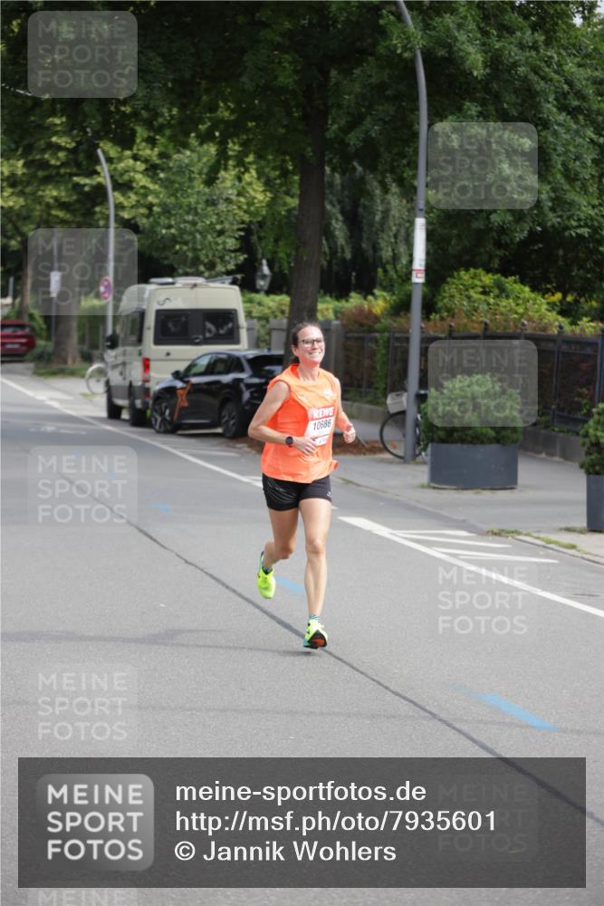 15.06.2025 - REWE Women's Run Jannik Wohlers http://msf.ph/oto/7935601 15.06.2025 08:41:11 Laufen  meine-sportfotos.de